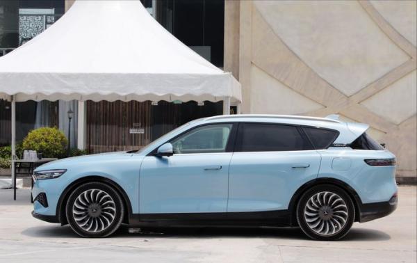 場地試駕嵐圖FREE:增程版也能做到4.5秒加速! 場地試駕嵐圖FREE:增程版也能做到4.5秒加速!