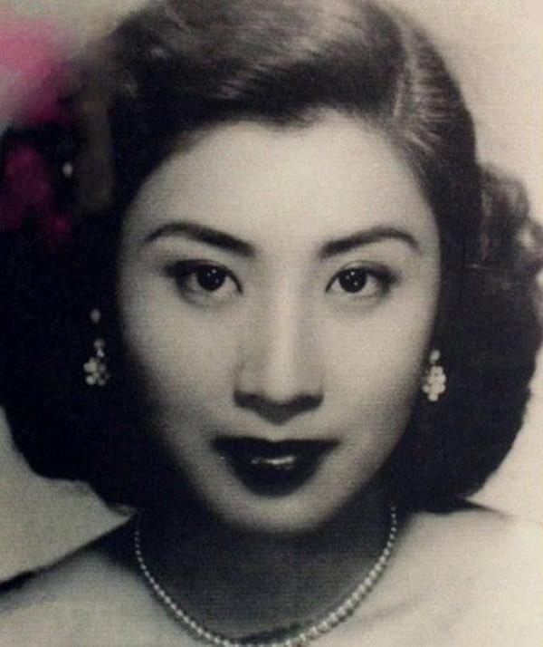 張靈甫：曾陷殺妻風波被唾罵，三段婚姻不幸福，42歲再娶17歲嬌妻