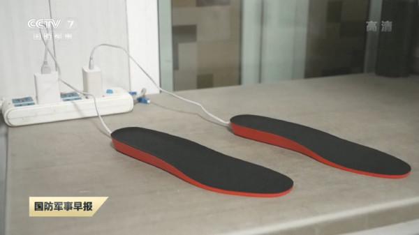 三架運-20上前線送溫暖,羽絨大衣智慧暖壺,印軍躲帳篷裡流口水 三架運-20上前線送溫暖,羽絨大衣智慧暖壺,印軍躲帳篷裡流口水