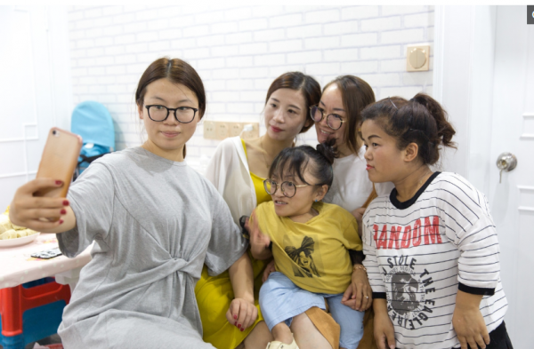 68釐米高姑娘17歲當老闆,嫁帥丈夫,如今買房買車幸福如初 68釐米高姑娘17歲當老闆,嫁帥丈夫,如今買房買車幸福如初