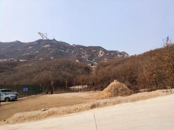 遊狀元川景區：不見傳說劉秀床，只見山頂遊樂場