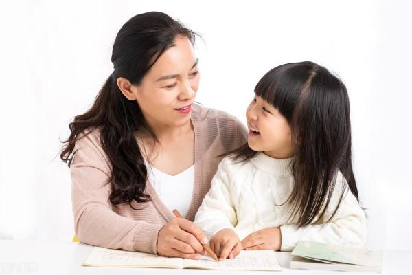 怎樣養好一個孩子？李玫瑾教授：養女要“三避”，養兒要“三忌”