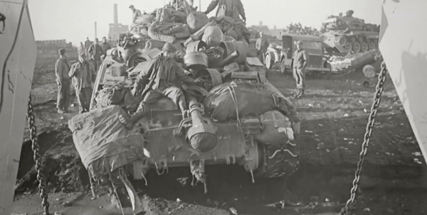 我們不是在撤退,只是換個方向進攻。美國紀錄片長津湖戰役(四) 我們不是在撤退,只是換個方向進攻。美國紀錄片長津湖戰役(四)