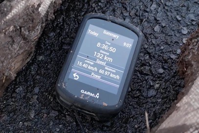 你會為腳踏車配備一塊多功能碼錶嗎？手機可以替程式碼表嗎？