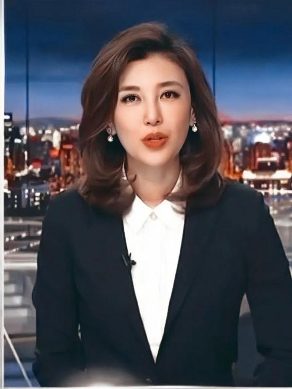央視中文國際頻道《海峽兩岸》主持人李紅