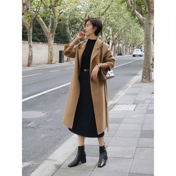 誰說小個子不能穿長大衣？看這位身高158博主的示範，思路很清晰