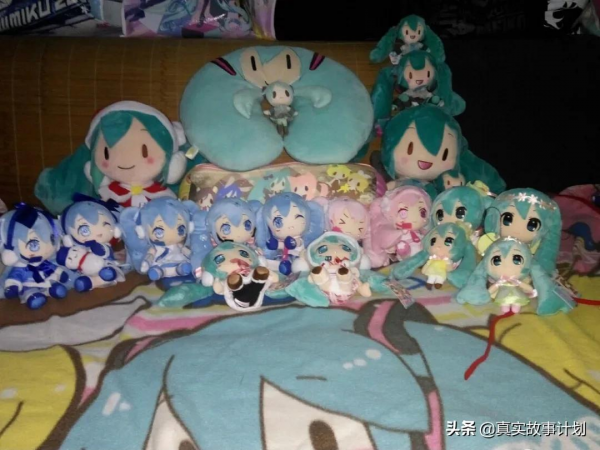 啃老10年第一次出門找工作成為銷冠：30歲開始工作，花35萬追星