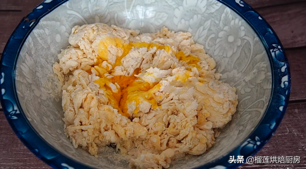 外面8元一斤的香軟麻花在家就能做出來,不需要技巧,比買的好吃 外面8元一斤的香軟麻花在家就能做出來,不需要技巧,比買的好吃