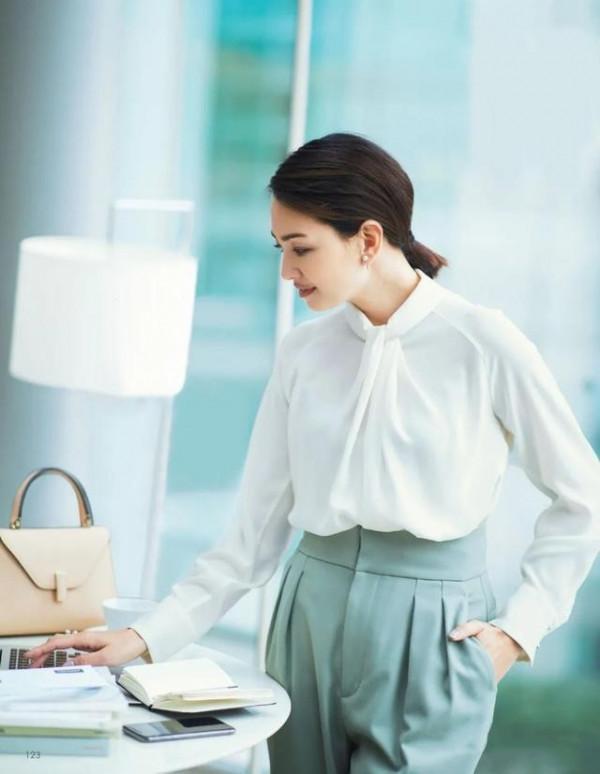 會打扮的人,入秋之後都在穿3件上衣,顯高階又優雅 會打扮的人,入秋之後都在穿3件上衣,顯高階又優雅