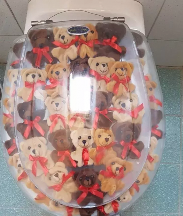 24張“活久見”的照片，狗狗竟用武器決鬥，山羊也能爬樹？