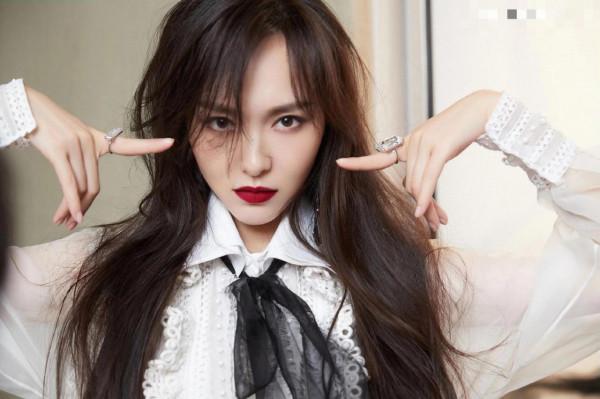 楚楚動人的唐嫣，著名演員