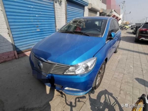 14秒破百，這輛售價37萬的電動車開四年只剩6萬，買它圖啥？