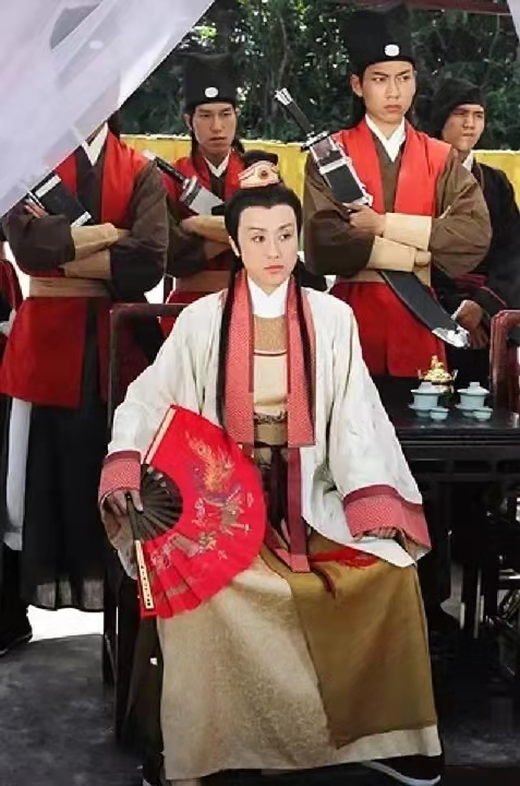 盤點影視劇中的女扮男裝：長大後才發現她是女的？