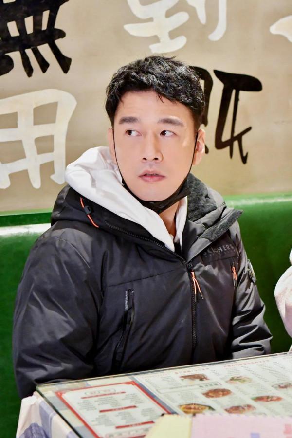 演員王耀慶，為了省房租娶了房東的女兒，結婚20年零緋聞