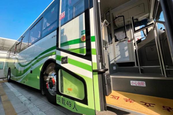 申崇線再添新運力，又一批新能源公交車順利抵達