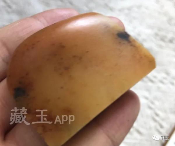 很全面的和田玉“水草沁”科普，籽料的“身份證”到底怎麼看？