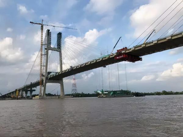 一聲巨響！斥資540億的大橋轟然倒塌，越南人：中國建橋術不行