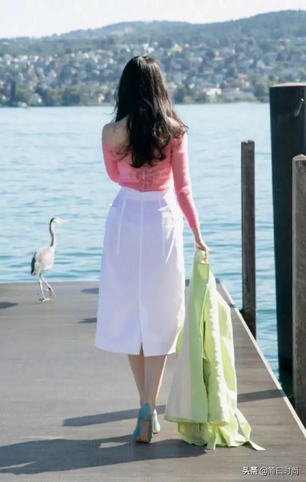 劉亦菲清新裝，她還是你們心目中的神仙姐姐嗎？