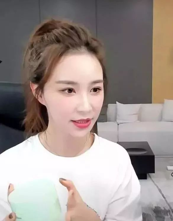 “第一網紅”雪梨的傳奇改命史