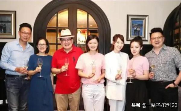 美娟的女兒沈寺良開始主持節目了,原來她還是曹可凡的徒弟 美娟的女兒沈寺良開始主持節目了,原來她還是曹可凡的徒弟