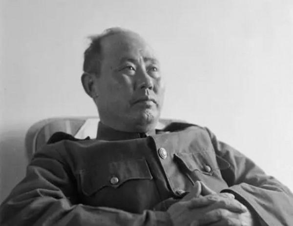 粟裕正準備放開手腳大幹一場,毛主席突然來電:你先等一等 粟裕正準備放開手腳大幹一場,毛主席突然來電:你先等一等