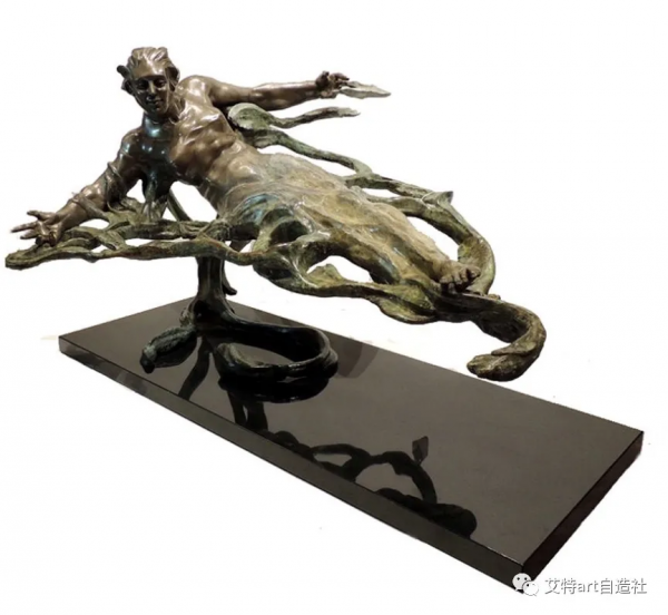 斯諾登從一塊泥引發的啟迪 斯諾登從一塊泥引發的啟迪