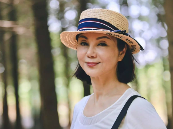 拿4億贍養費買房,如今靠收租就成富婆,女兒坐私人飛機去旅行 拿4億贍養費買房,如今靠收租就成富婆,女兒坐私人飛機去旅行