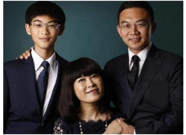 離開央視8位主持人，各有各的原因，有人身家破億，有人一落千丈