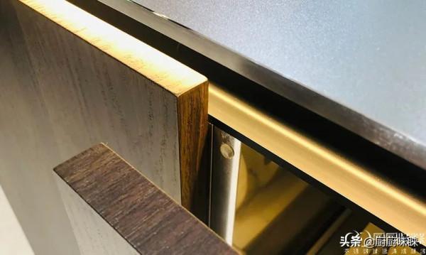 還在糾結櫥櫃選什麼把手嗎？！快來了解下無把手設計
