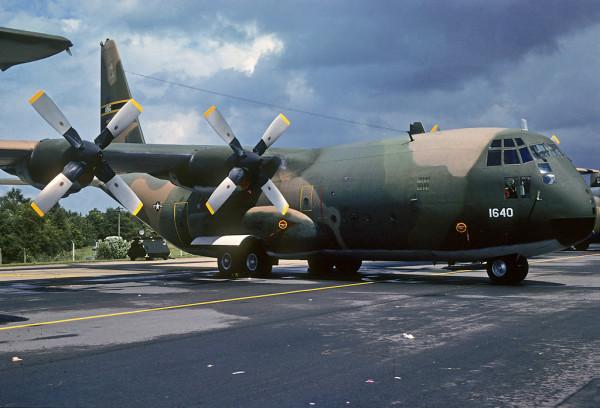 一款運輸機,一部戰爭傳奇!C-130“大力神”,暴力醜學的典範 一款運輸機,一部戰爭傳奇!C-130“大力神”,暴力醜學的典範