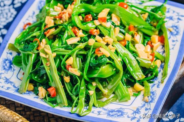 中秋節放假安排，團圓家宴菜譜，10菜1湯，3冷盤7熱菜，葷素搭配