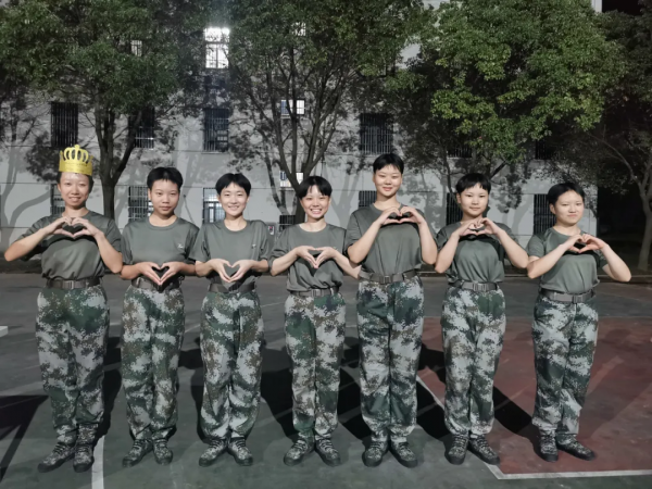 女兵的新兵連，是什麼樣子？