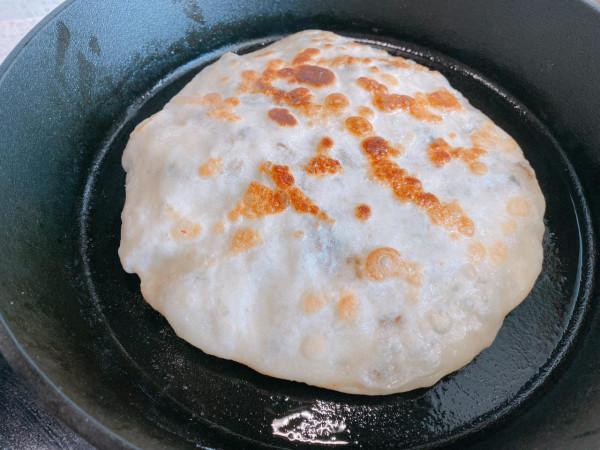 浙江美食梅乾菜餅，幾十年老配方，餡料鹹香，餅皮鬆軟涼了也不硬