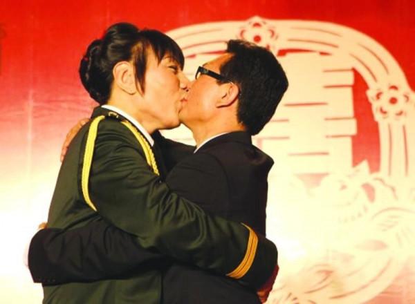 “中國長城”鄭海霞：43歲嫁粉絲，54歲沒孩子，姚明找她借鞋穿