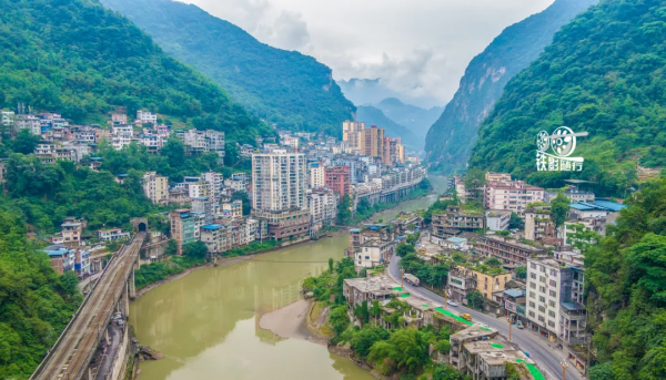 隨行 | 中國“最窄”的縣城——鹽津縣