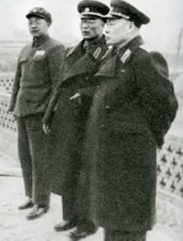 突圍前軍長突然失蹤,令5.6萬大軍全線崩潰,卻被我軍授中將軍銜 突圍前軍長突然失蹤,令5.6萬大軍全線崩潰,卻被我軍授中將軍銜