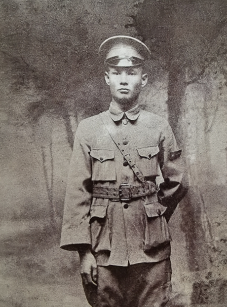 76年王震前去探望鄧小平，鄧小平連發幾問：葉劍英住哪裡？怎麼樣