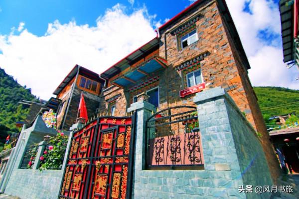 因《塵埃落定》走紅，獲評全國示範村，川西這處300年藏寨該火了