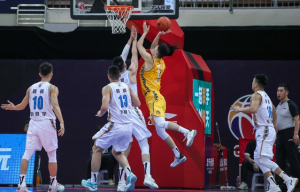 季前賽-胡金秋13+8孫銘徽3.5秒罰球準絕殺 廣廈18分逆轉北京 季前賽-胡金秋13+8孫銘徽3.5秒罰球準絕殺 廣廈18分逆轉北京