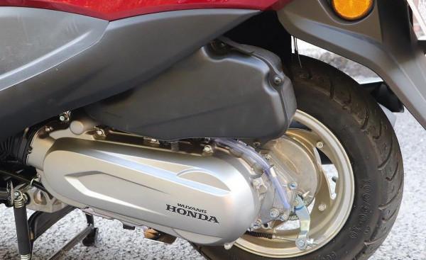 五羊本田合資踏板喜鯊125，配6L油箱，皮帶傳動，新款售6580元