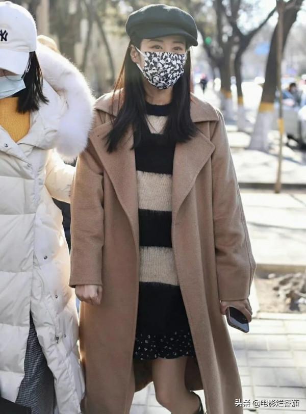 春晚四次聯排：趙麗穎一笑迷人，張小斐美目顧盼，朱一龍走路生風