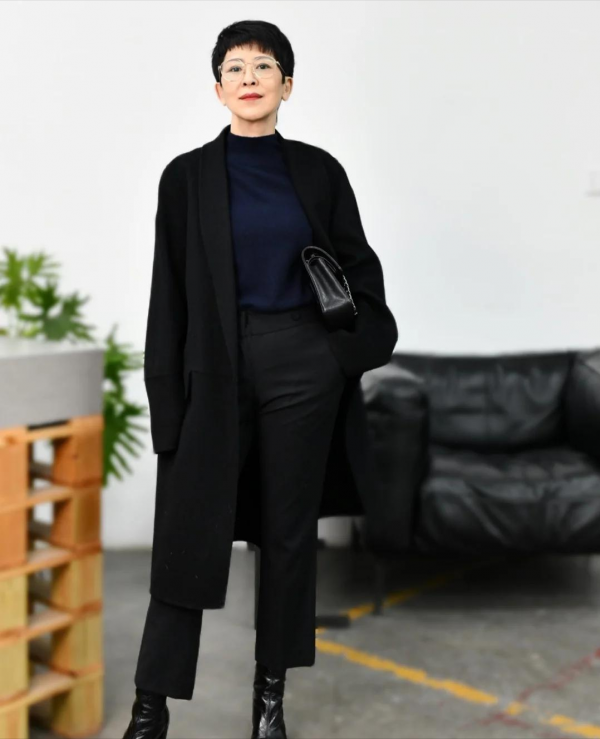 女人50歲以後,建議少穿這5種顏色,顯老氣還掉檔次 女人50歲以後,建議少穿這5種顏色,顯老氣還掉檔次