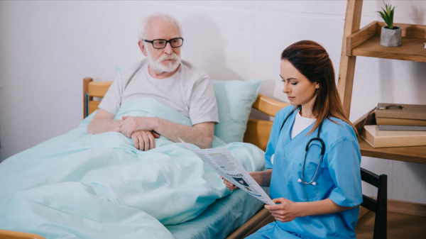 65歲阿姨哭訴:照顧生病的長壽老人,時間越長,對子女的傷害越大 65歲阿姨哭訴:照顧生病的長壽老人,時間越長,對子女的傷害越大