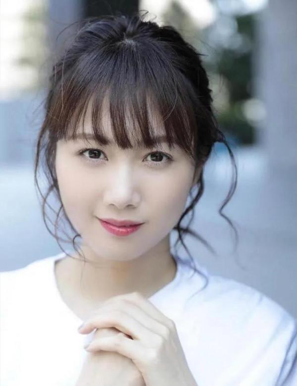 永島聖羅，出身豪門顏值才藝頗高的她為何連白石麻衣都帶不紅？