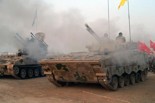 雪花紛飛天，正是練兵時，帶你體驗“沉浸式”冬訓