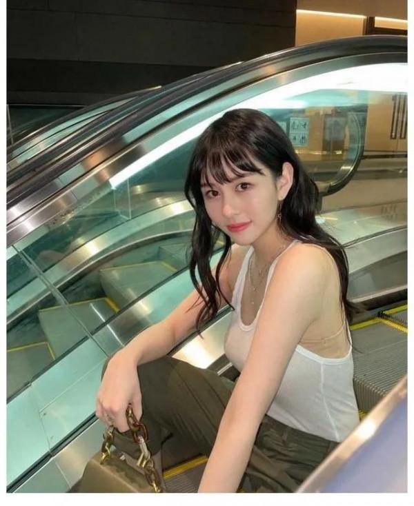 8對明星母女顏值對比，女兒美還是媽媽美？劉亦菲繼承媽媽高顏值