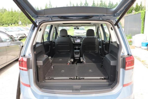 6座佈局&plus;主動剎車，百公里油耗6&period;3升，實拍大眾途安L頂配版