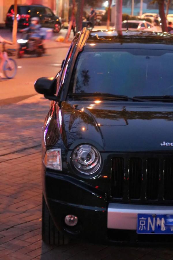 怪獸修車：翻新一輛“破爛不堪”的吉普指南者，滿血復活變新車