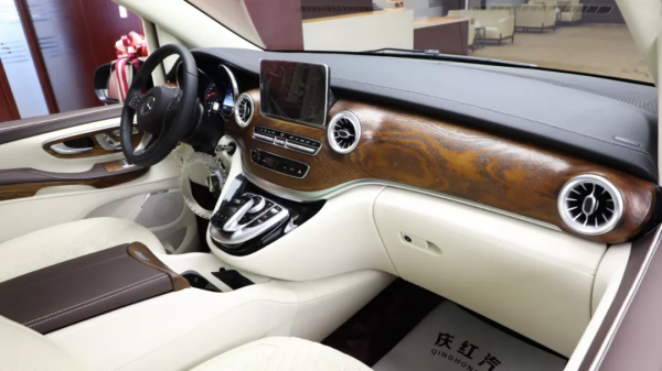 商務車領域的“引領者”——邁巴赫VS680