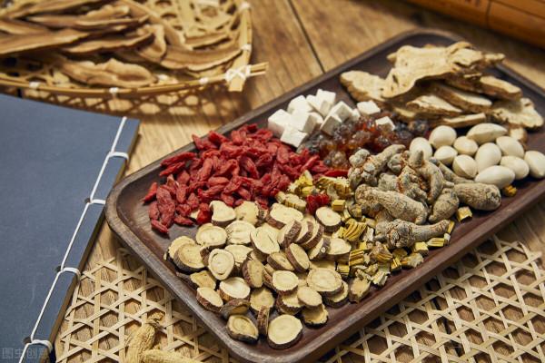 有病一邊要治,一邊還要養,不能只吃藥,不忌嘴,也是徒勞 有病一邊要治,一邊還要養,不能只吃藥,不忌嘴,也是徒勞